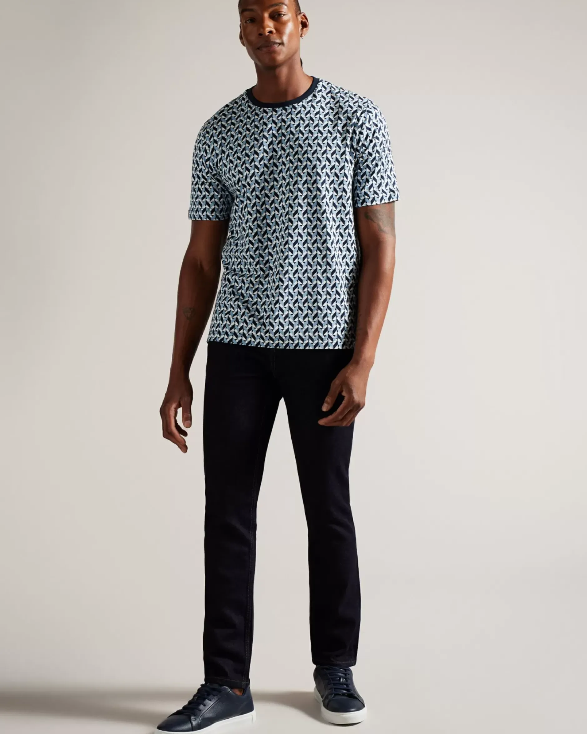 Hot Chetel Men Tops