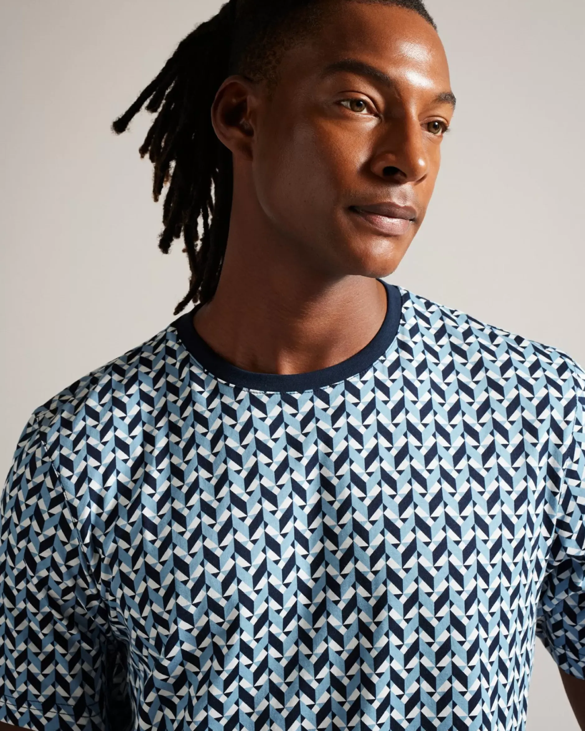 Hot Chetel Men Tops