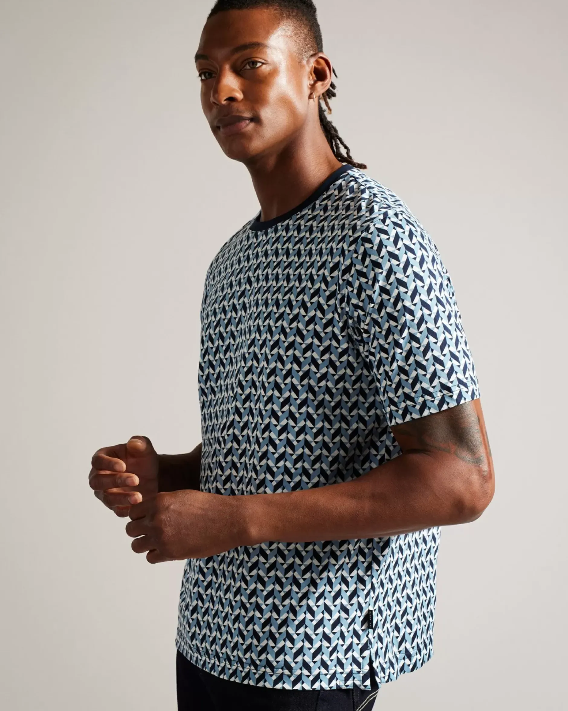 Hot Chetel Men Tops