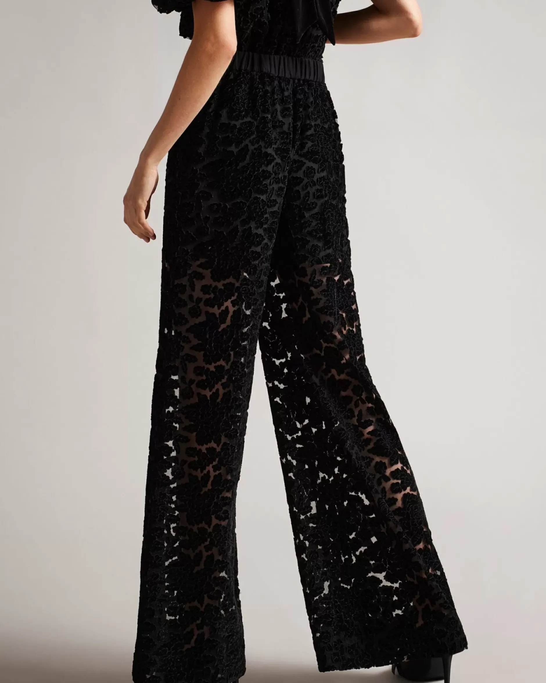 Outlet Claudya Women Trousers & Shorts
