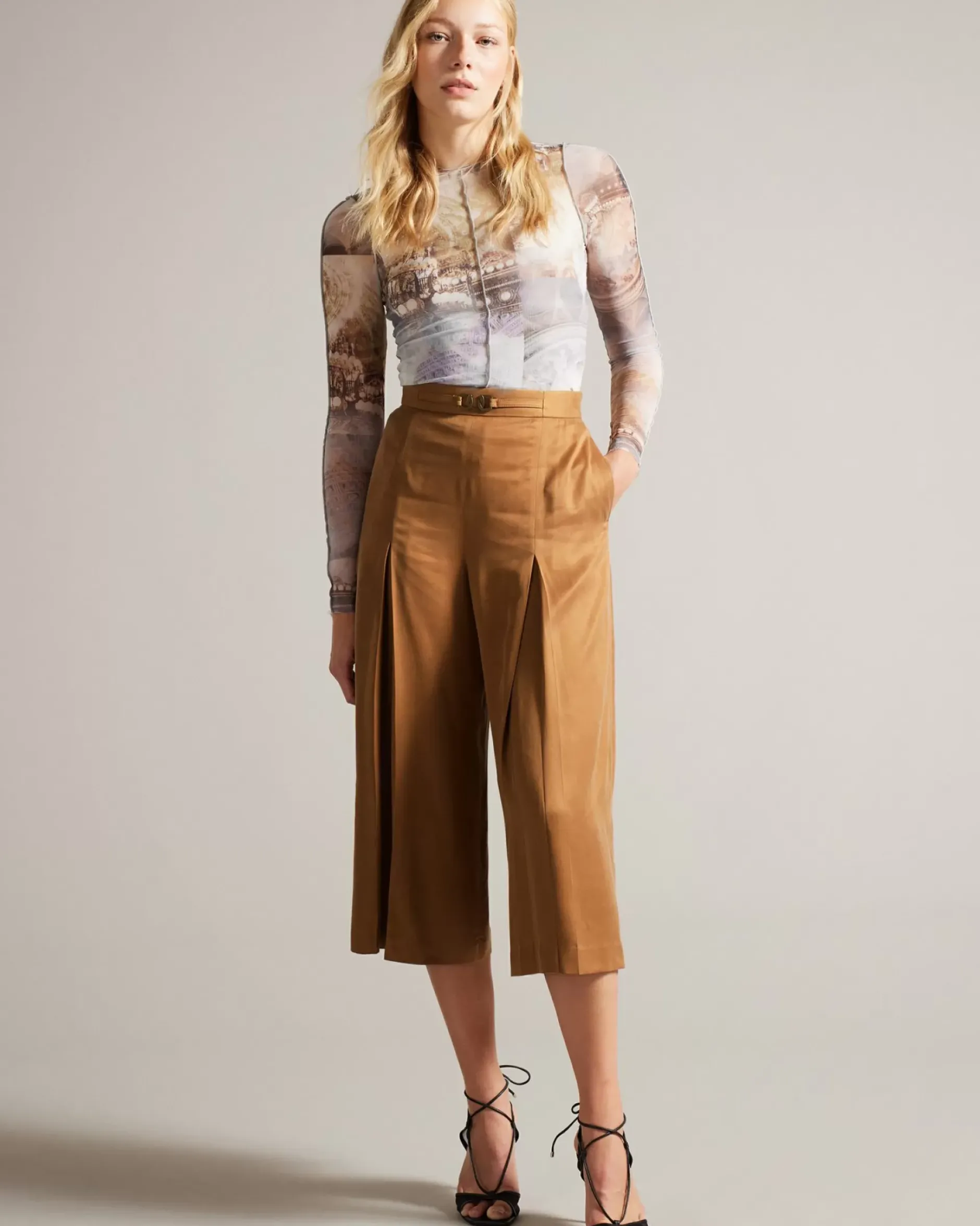 Discount Heidia Women Trousers & Shorts