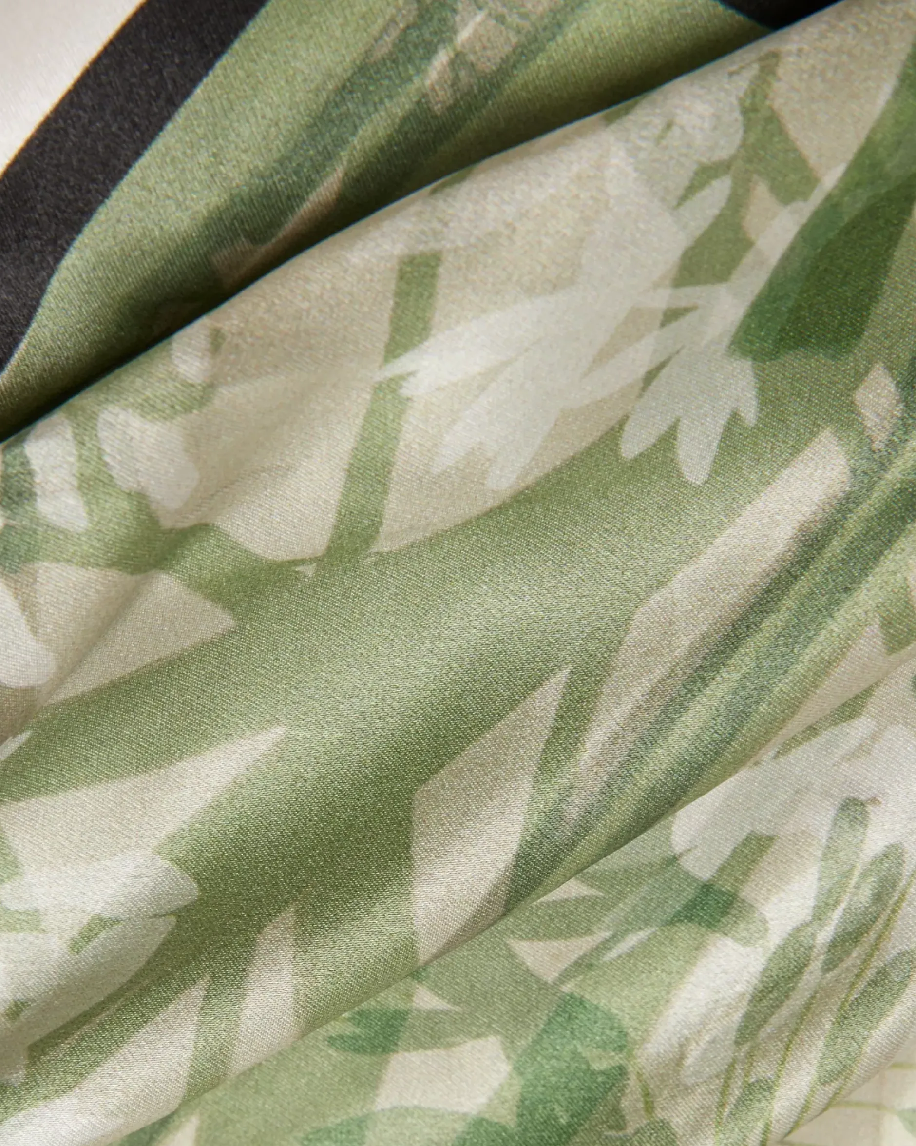 Sale Janasi Women Scarves