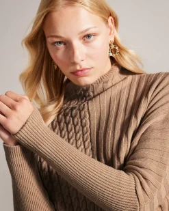 Joilla Women Jumpers & Cardigans
