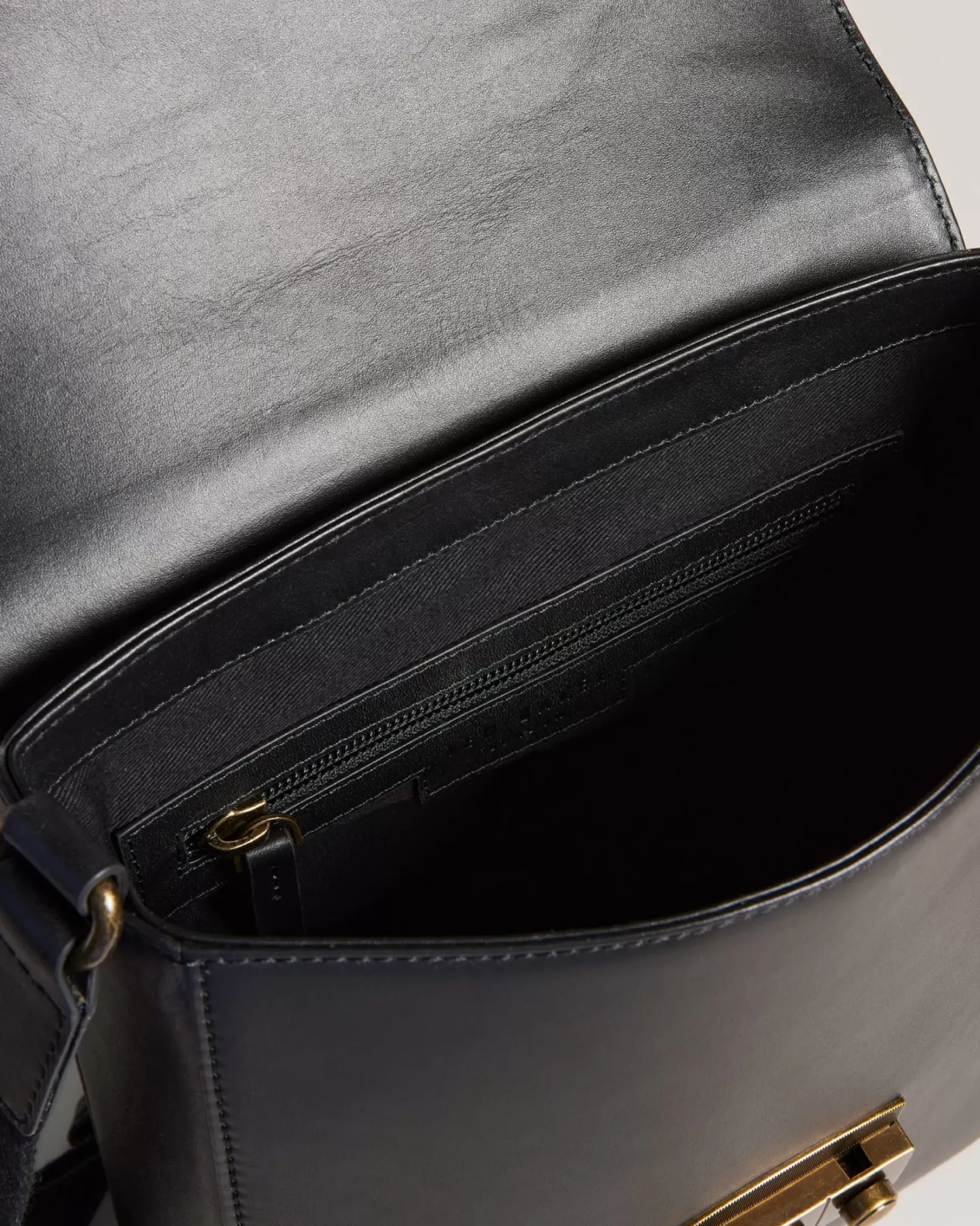 Outlet Kalvon Men Cross Body Bags
