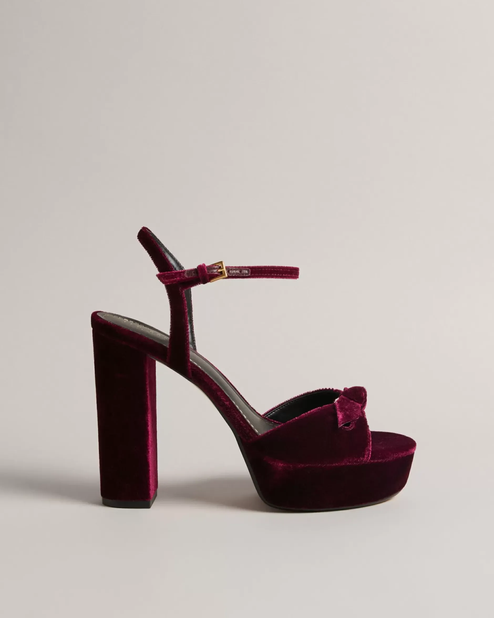 Outlet Kayvi Women Heels