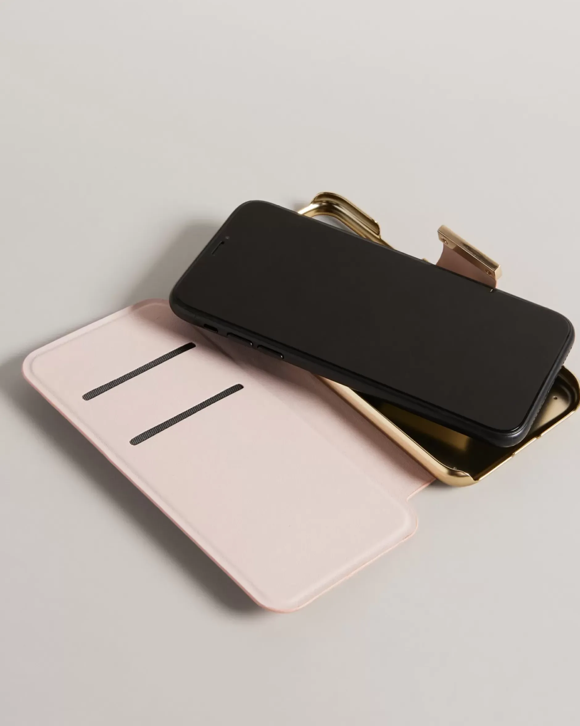 Discount Khaili Women Tech Accessories