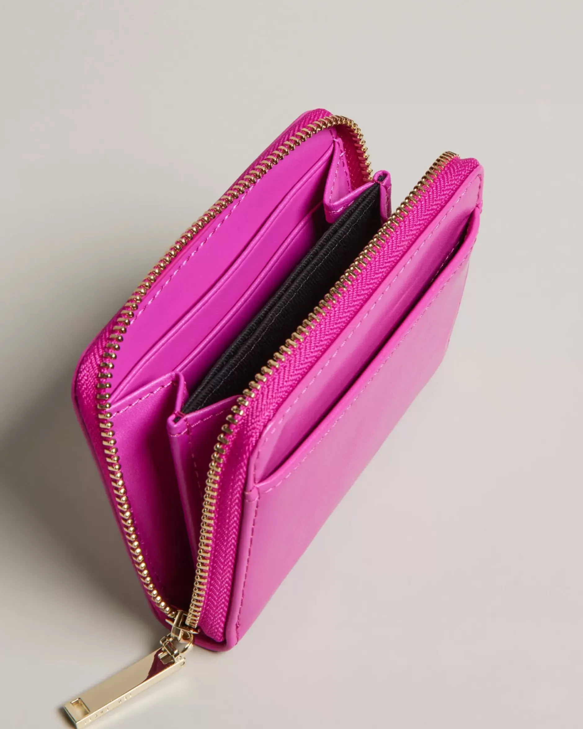 Lilleee Women Purses & Cardholders