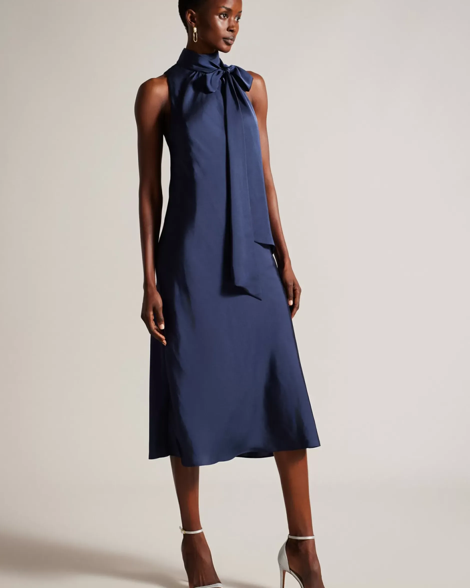 Online Llauraa Women Dresses