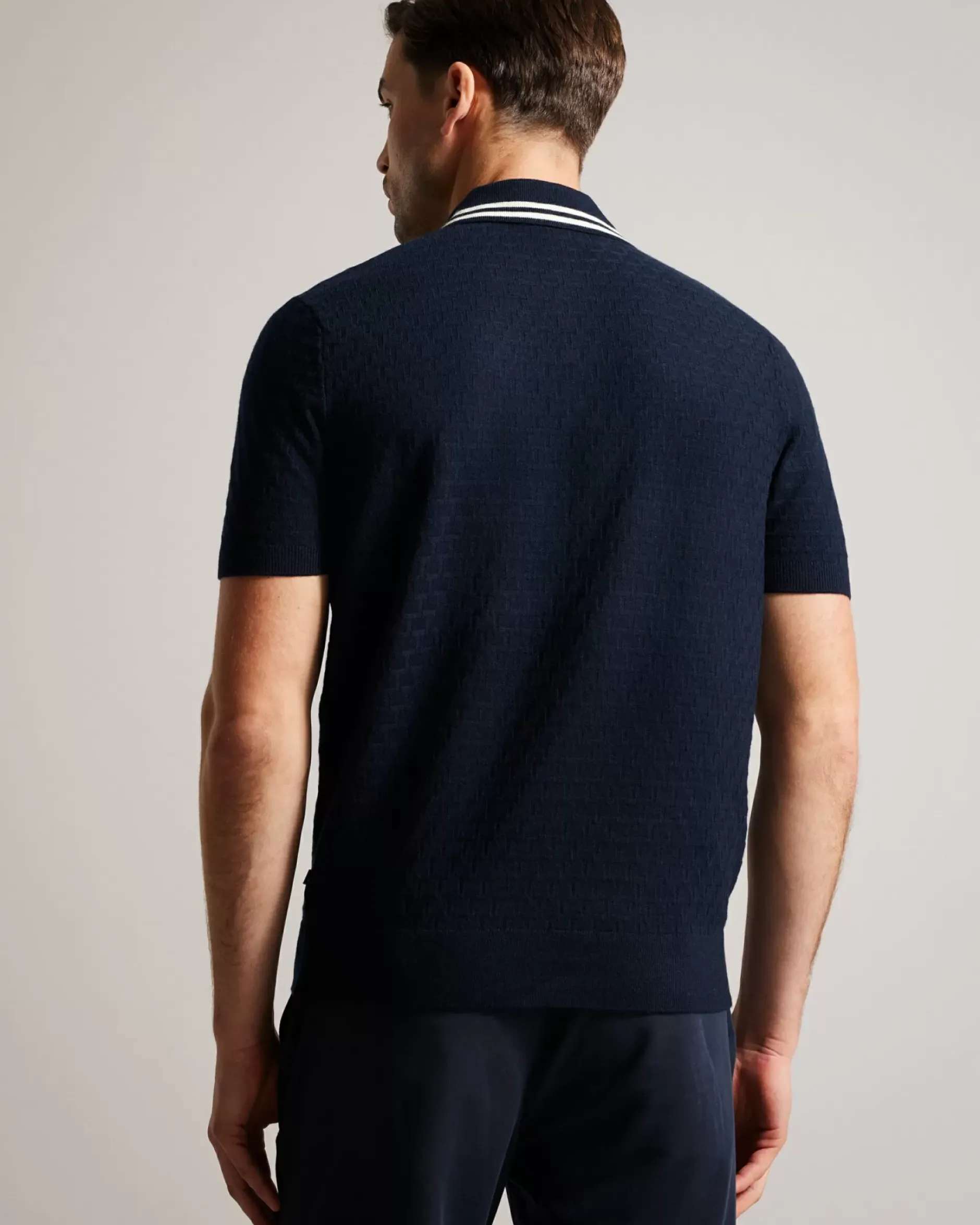 Online Mahana Men Tops