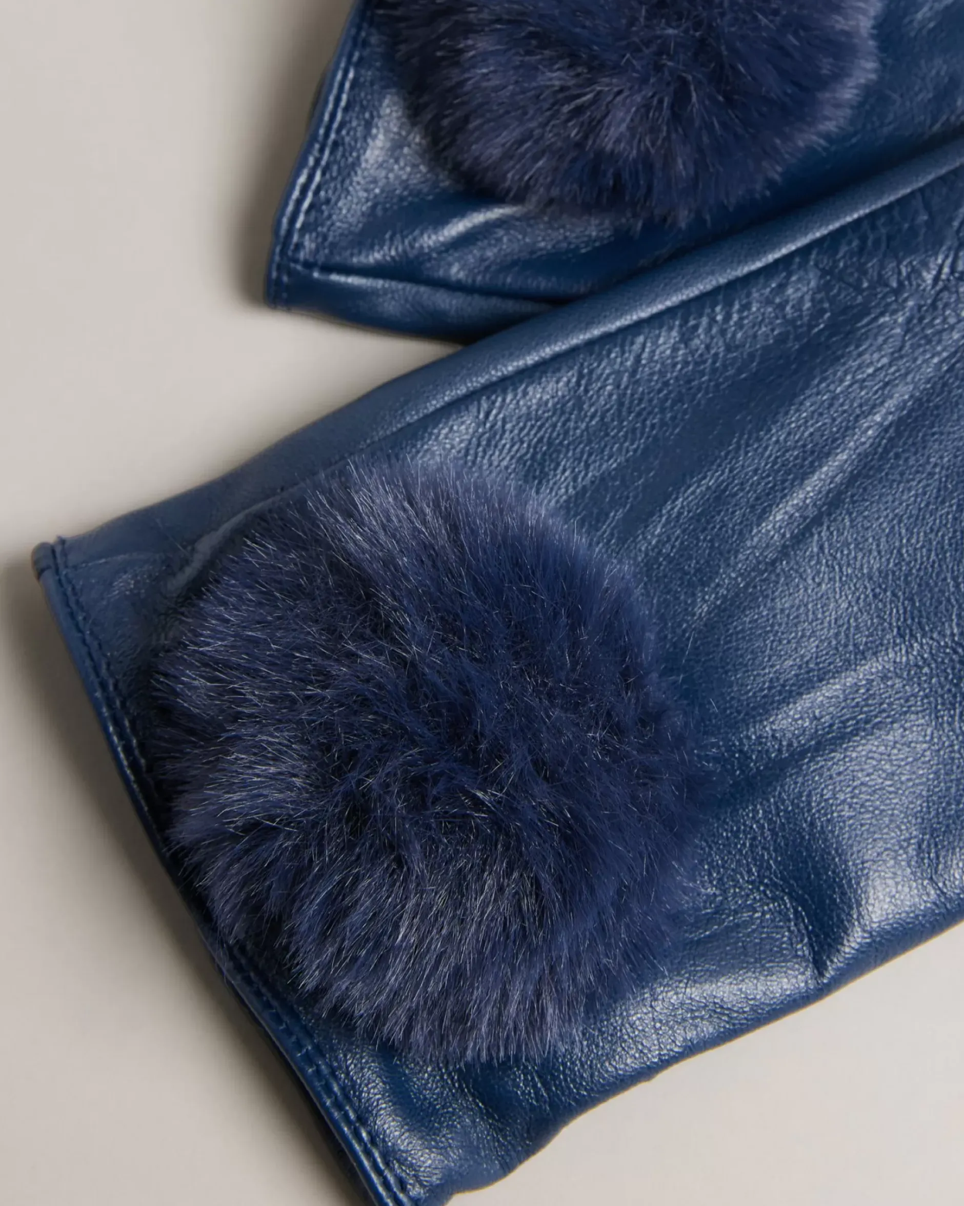 Online Nacy Women Gloves