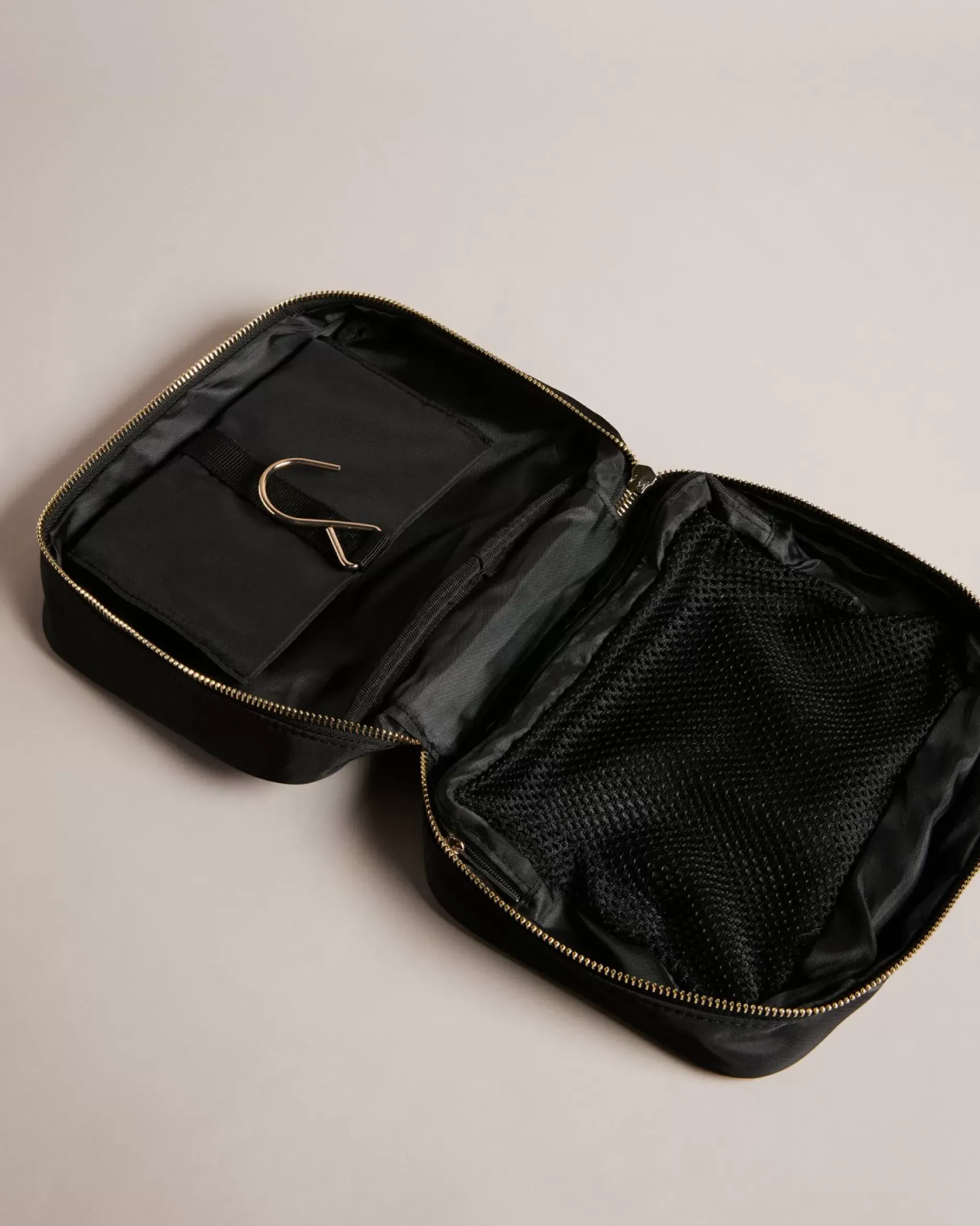 Outlet Pennyya Women Wash & Makeup Bags