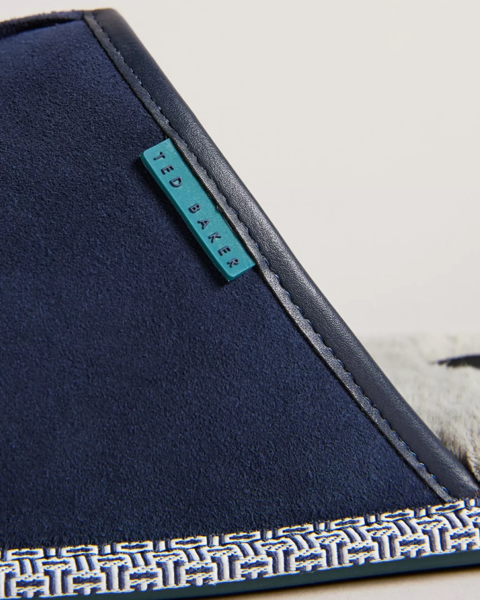 Online Petterr Men Slippers