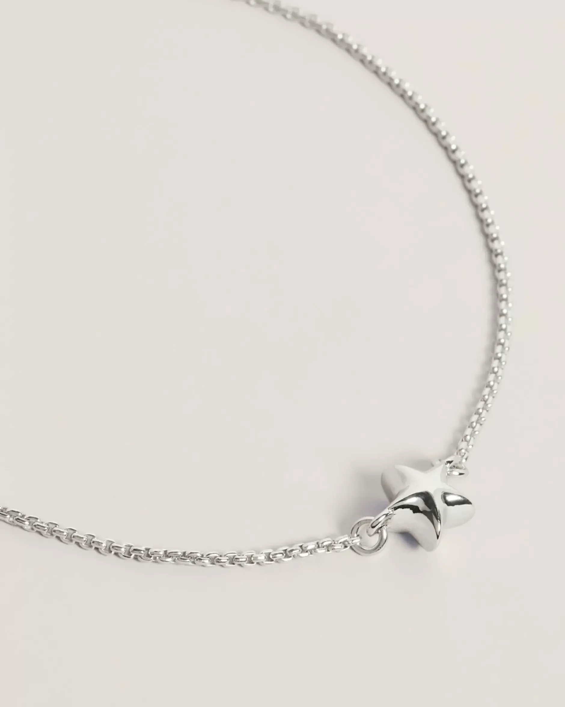 Pistele Women Jewellery