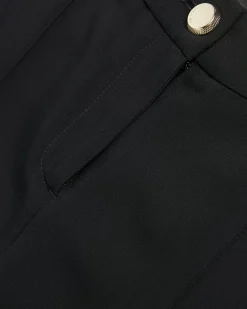 Raeet Women Trousers & Shorts