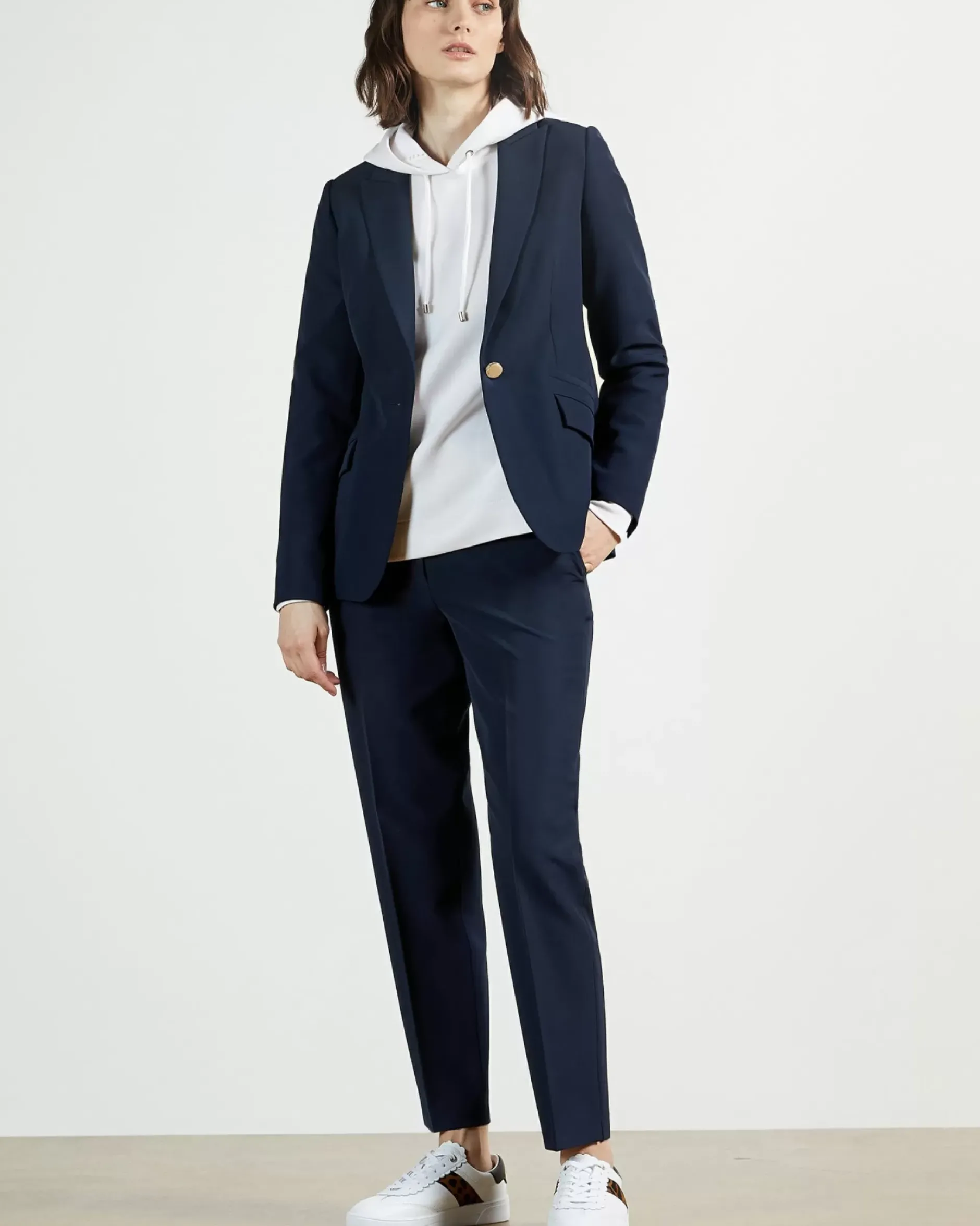 Best Rraet Women Trousers & Shorts