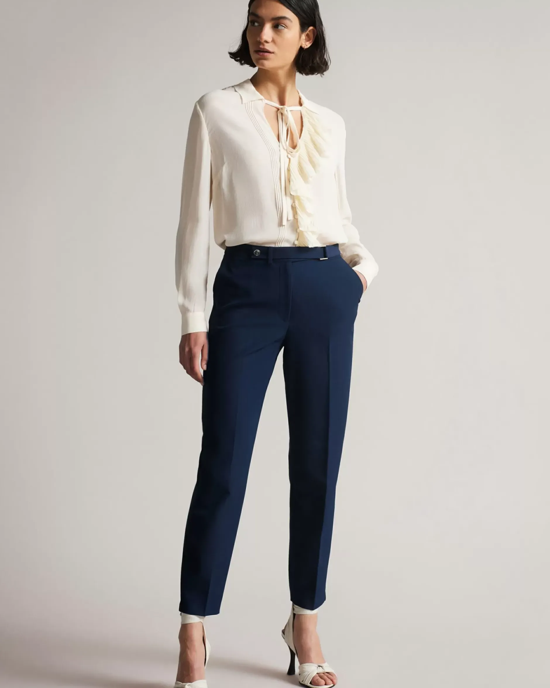 Best Rraet Women Trousers & Shorts