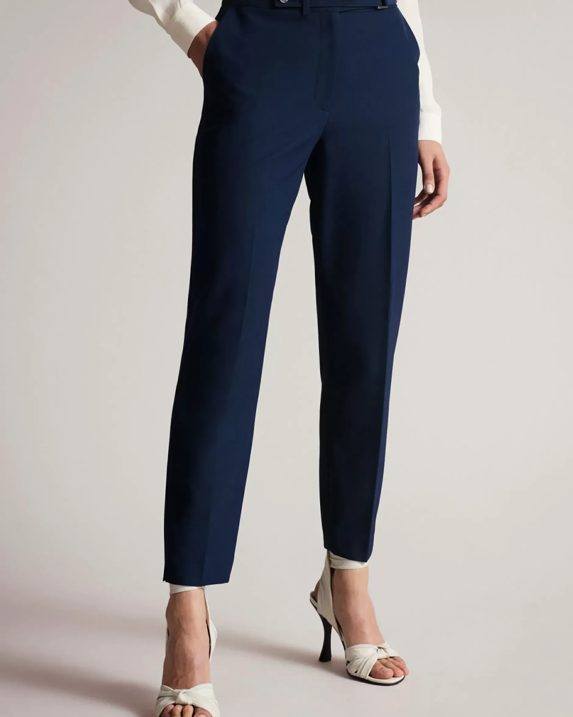 Best Rraet Women Trousers & Shorts