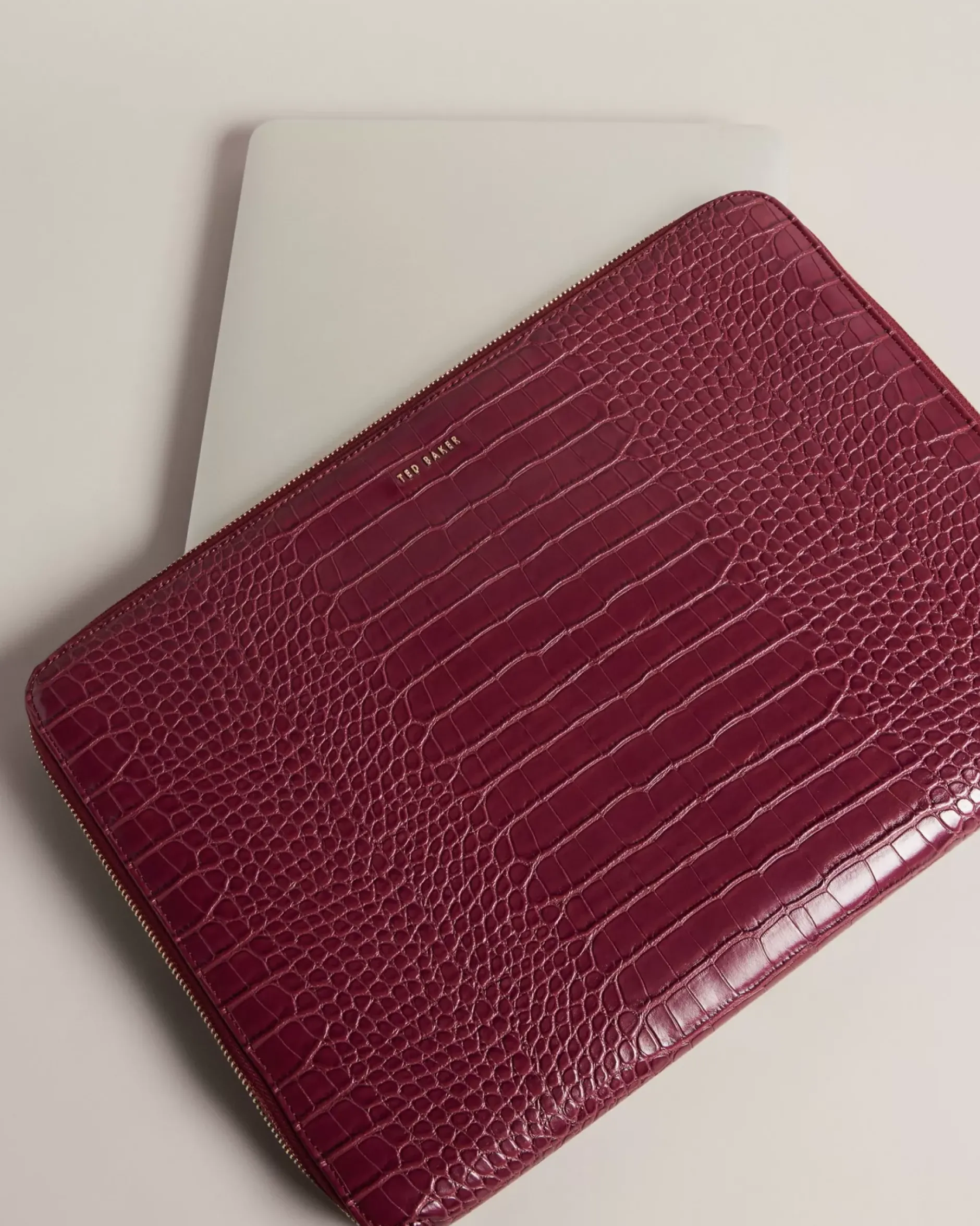 Sale Stila Women Tech Accessories