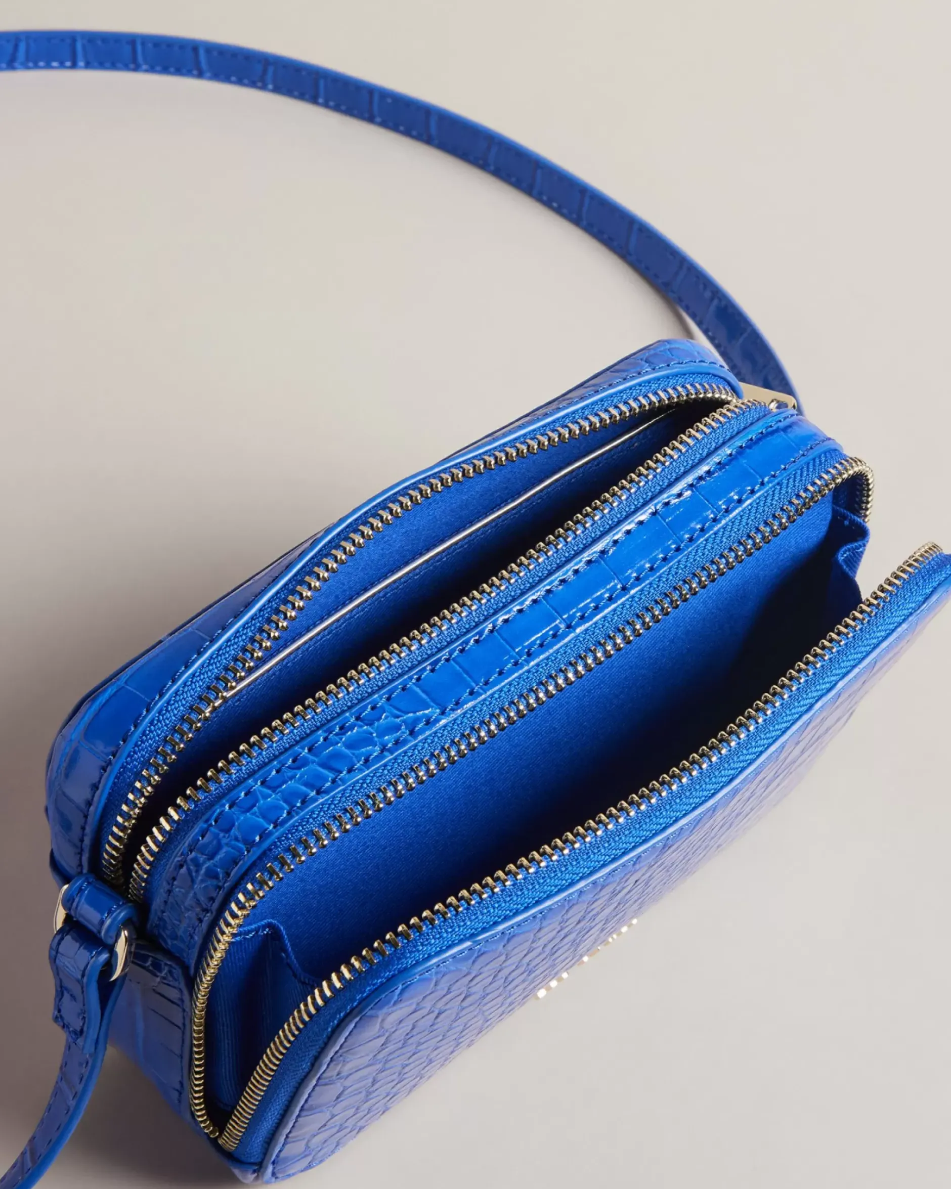 Discount Stina Women Crossbody Bags