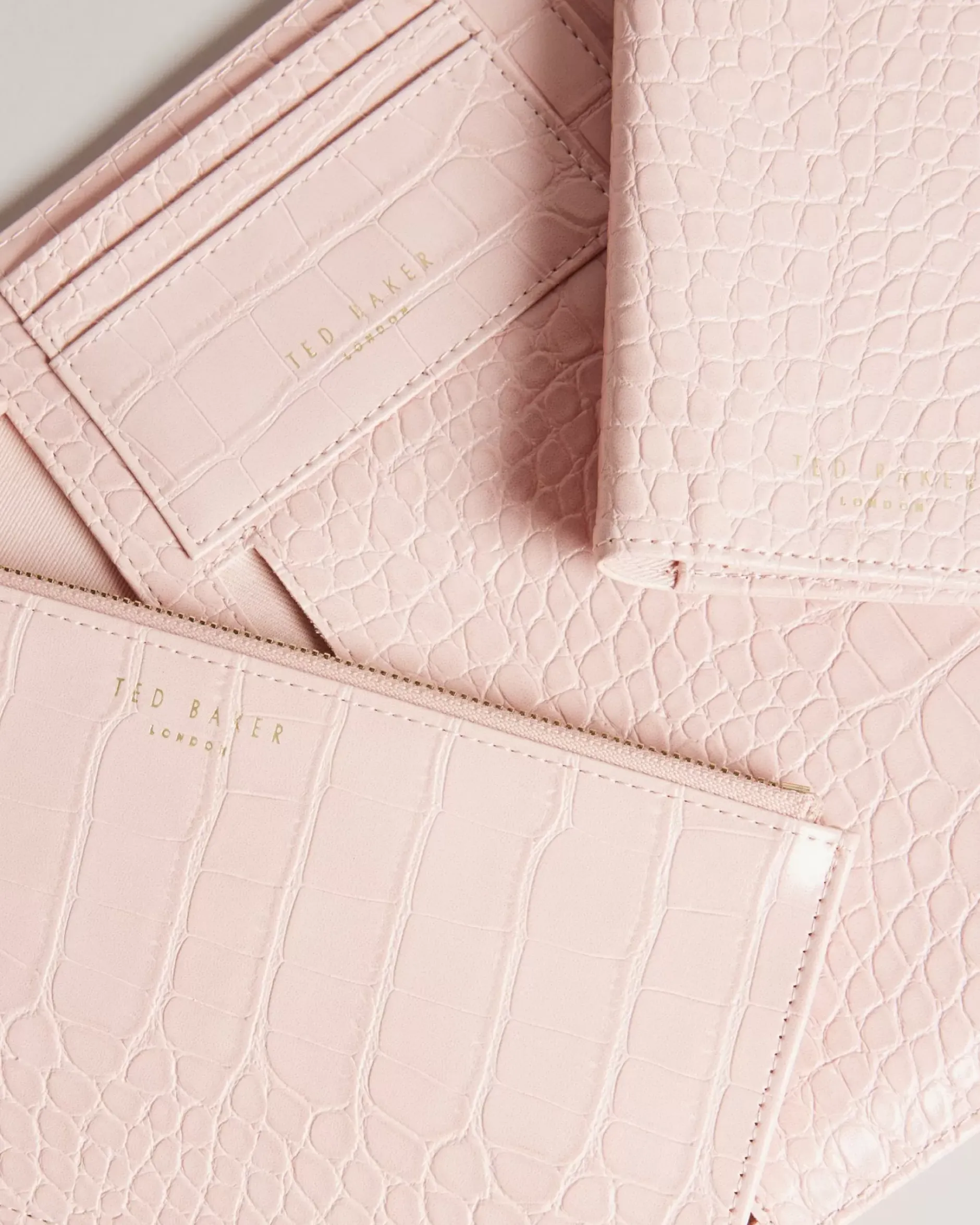 Online Travelz Women Purses & Cardholders
