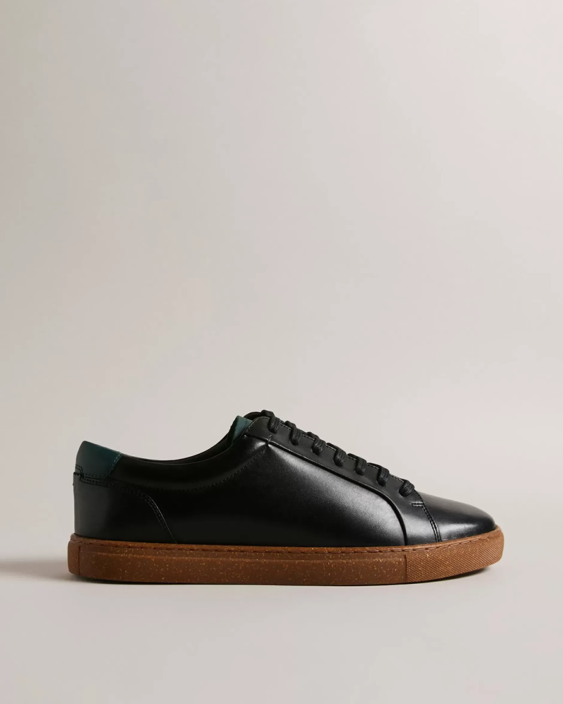 New Udamou Men Trainers